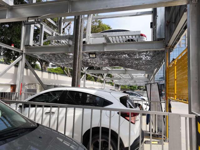 国内首台智能二层云街立体停车库在厦门市开始运行